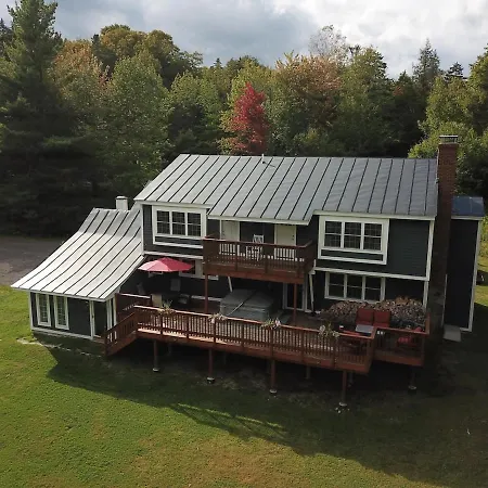 Bigelow Chalet At Killington: 8Br/4.5 Ba Pet Friendly Home W/ Hot Tub, Fireplace, Walk To Shuttle